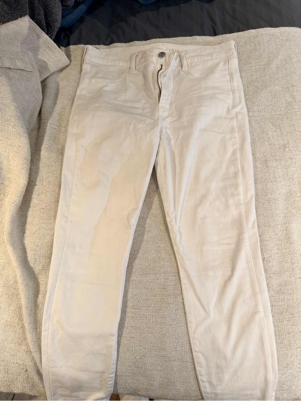 American Eagle White Stretch Skinny Jeans Size 14 Short